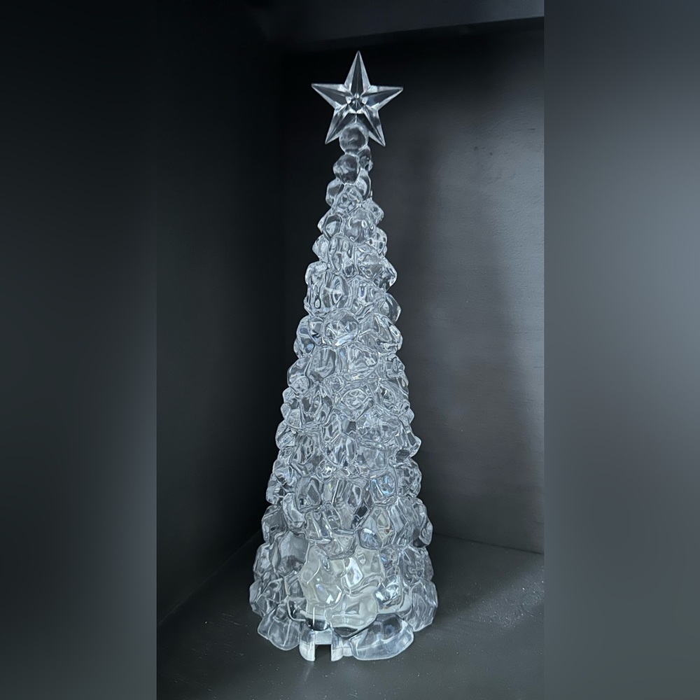 Plastic/Resin Color Changing Christmas Tree